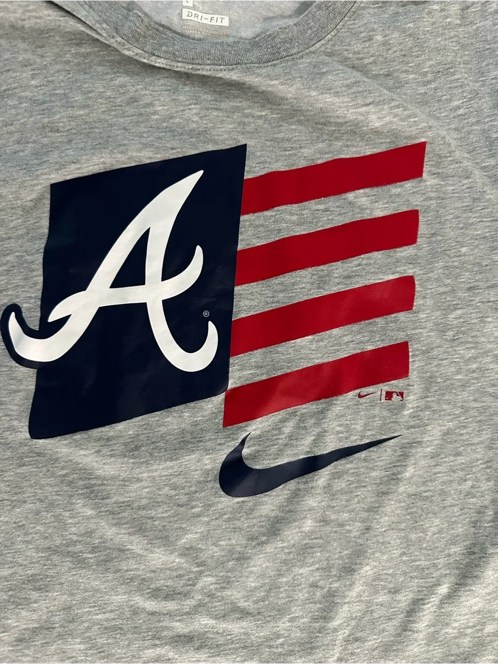 Nike Dri-FIT women's Gray Atlanta Braves Graphic Tee